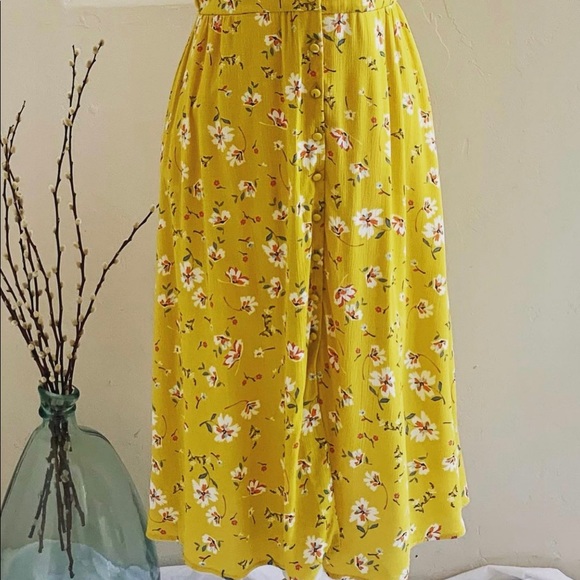 URBAN Romantic Floral Dress - Picture 2 of 3